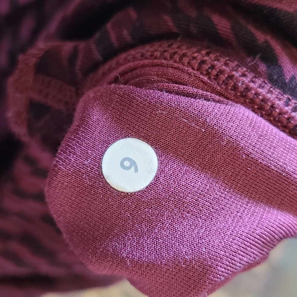 Lululemon Size 6 High Waisted leggings - Picture 5 of 5